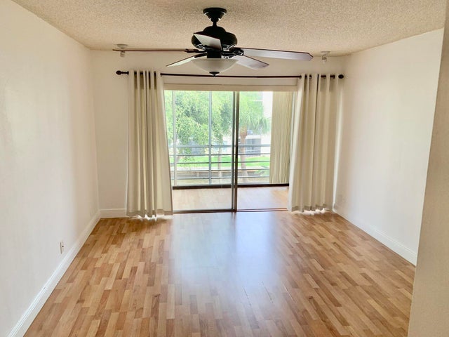 5 of 12 - 200 Waterway Dr S #307, Lantana, FL