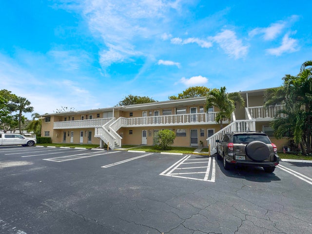 1 of 26 - 2213 Ne 1st Ct #204, Boynton Beach, FL