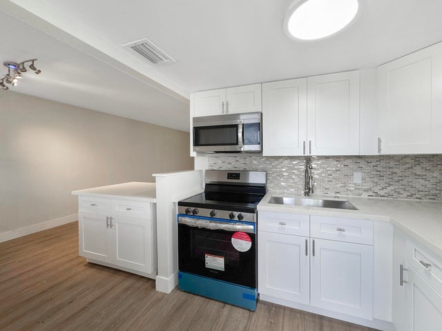 4 of 26 - 2213 Ne 1st Ct #204, Boynton Beach, FL