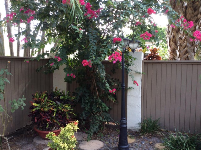 2 of 25 - 241 Pleasant Wood Dr, Wellington, FL