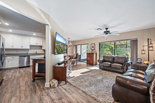 3 of 29 - 25 Lexington Lane W #b, Palm Beach Gardens, FL