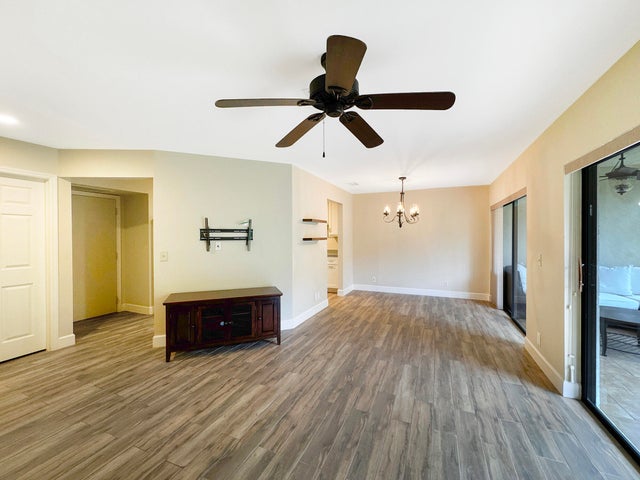 5 of 29 - 25 Lexington Lane W #b, Palm Beach Gardens, FL