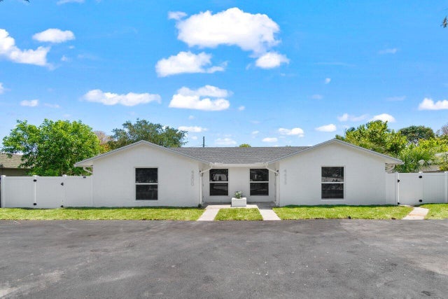 2 of 24 - 4498 Nw 2nd Av, Boca Raton, FL