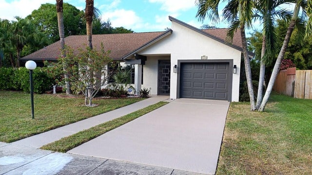 1 of 18 - 5325 Havasu Ct, Lake Worth, FL