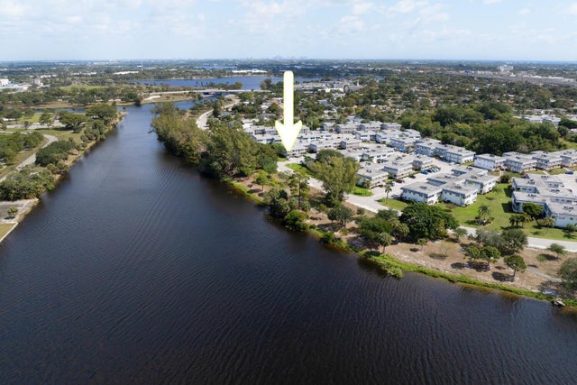2 of 38 - 2920 Lake Osborne Dr #101, Lake Worth, FL