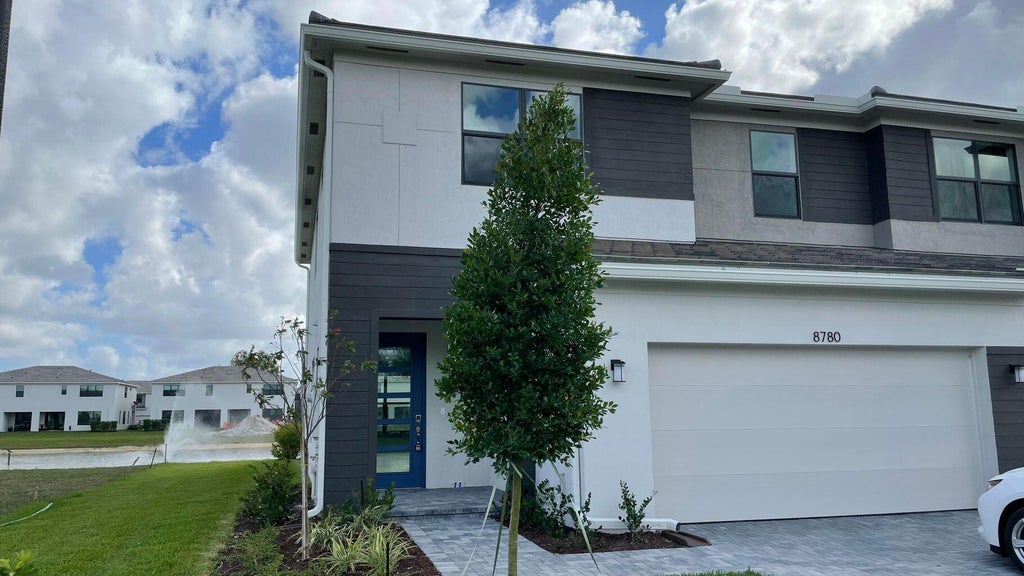 8780 Antarus Dr, Lake Worth