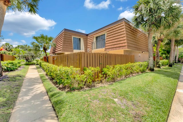 3 of 35 - 3050 30th Ct, Jupiter, FL