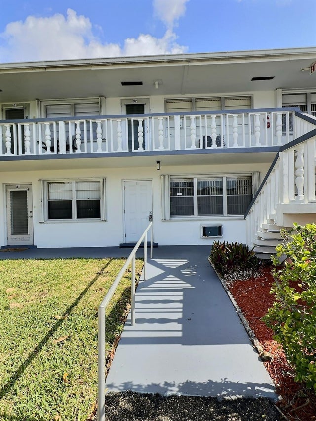 1 of 17 - 82 Kingswood E #e, West Palm Beach, FL