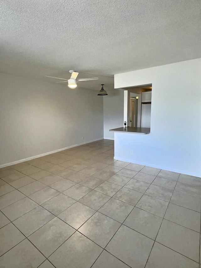 3 of 17 - 82 Kingswood E #e, West Palm Beach, FL
