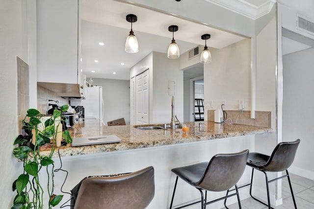 5 of 40 - 13 Royal Palm Wy #2060, Boca Raton, FL