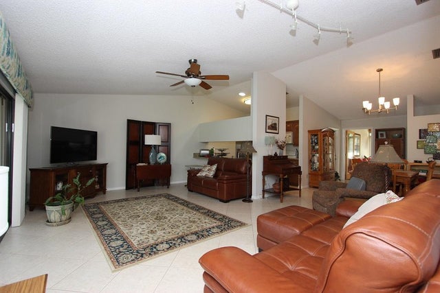 5 of 15 - 61 Mayfair Lane, Boynton Beach, FL