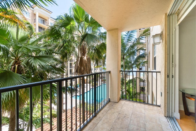 2 of 35 - 1801 N Flagler Dr #407, West Palm Beach, FL