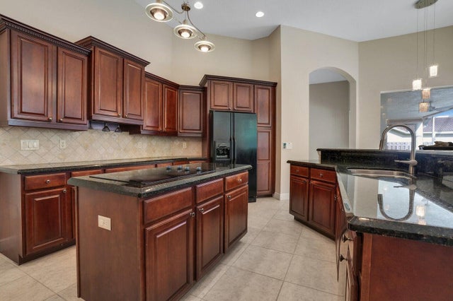4 of 50 - 18969 Se Kokomo Lane, Jupiter, FL