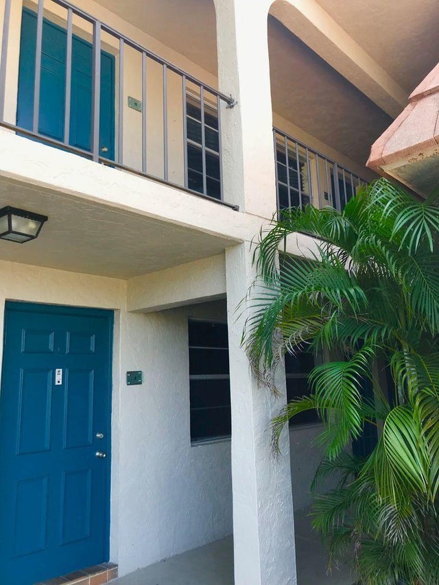 3 of 10 - 690 Kingsbridge St #12, Boca Raton, FL