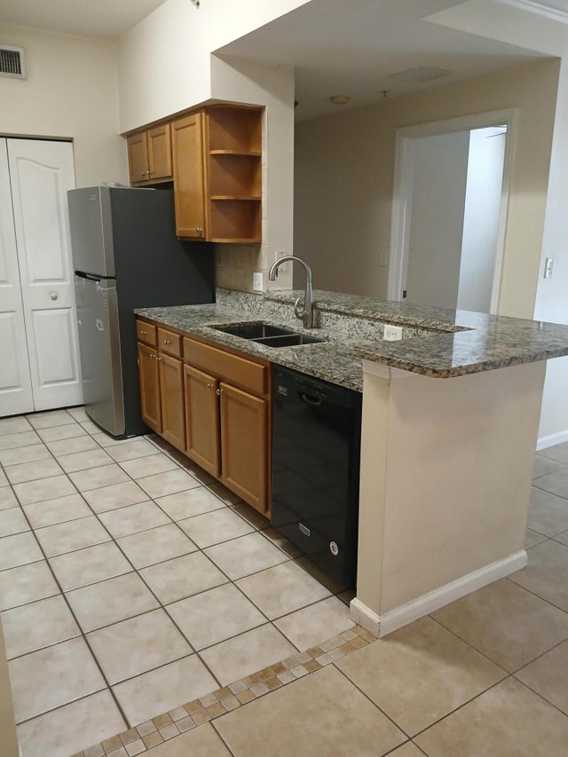 3 of 14 - 9833 Baywinds Dr #7202, Royal Palm Beach, FL