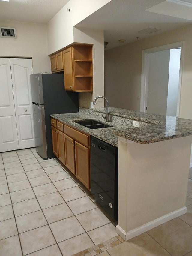 4 of 14 - 9833 Baywinds Dr #7202, Royal Palm Beach, FL