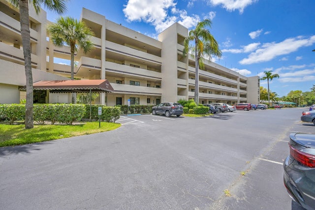 1 of 28 - 3154 Via Poinciana #306, Lake Worth, FL