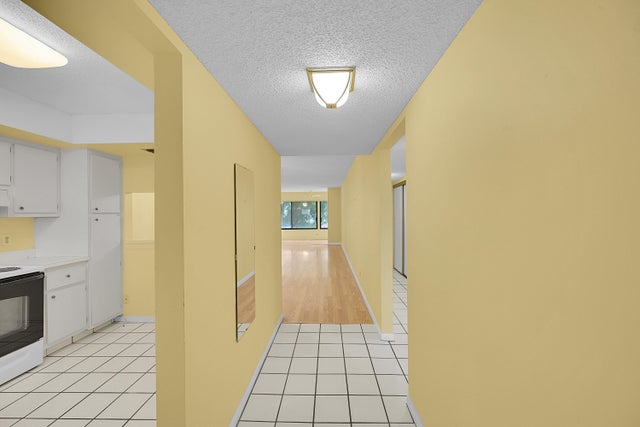 5 of 28 - 3154 Via Poinciana #306, Lake Worth, FL