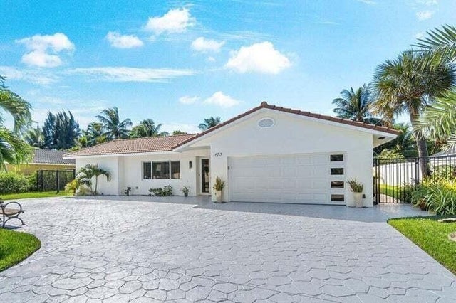 1 of 34 - 653 Nw 10th Ct, Boca Raton, FL