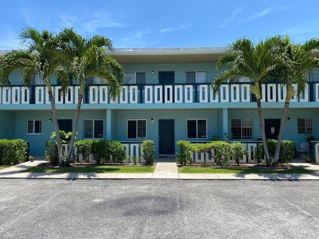 1 of 8 - 306 E Ocean Av #108, Boynton Beach, FL