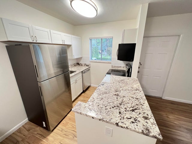 4 of 8 - 306 E Ocean Av #108, Boynton Beach, FL