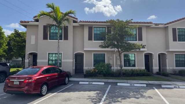 2 of 54 - 4230 Napoli Lake Dr, Riviera Beach, FL