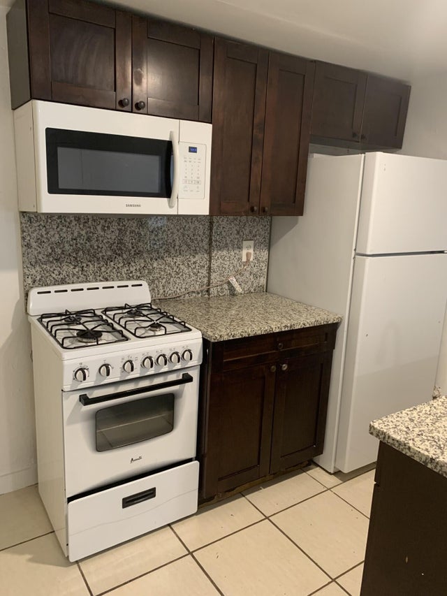3 of 15 - 4561 Lake Av #9, West Palm Beach, FL