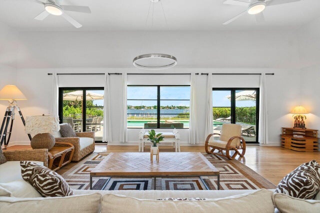 5 of 46 - 210 S Lake Dr, Lantana, FL