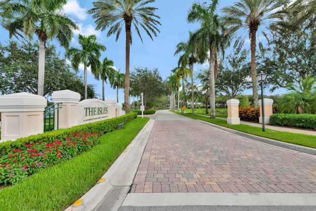 2 of 30 - 813 Niemen Dr, Palm Beach Gardens, FL