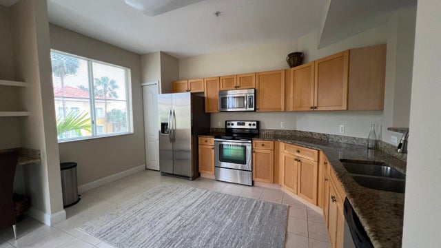 4 of 15 - 11021 Legacy 302 Lane #302, Palm Beach Gardens, FL