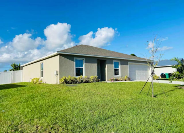 2 of 29 - 479 Sw Holden Ter, Port Saint Lucie, FL