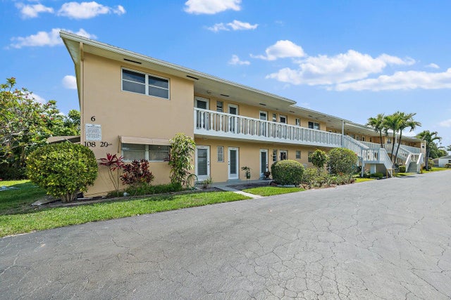 2 of 36 - 108 Ne 20th Av #205, Boynton Beach, FL