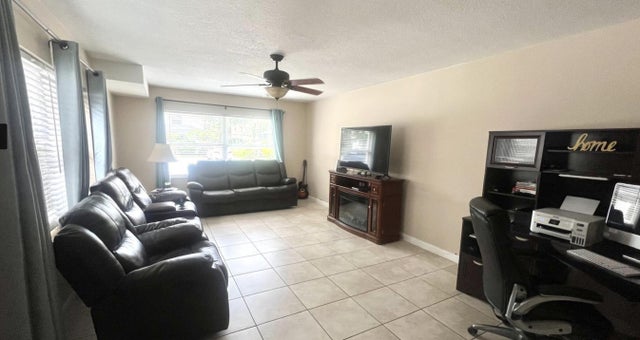 3 of 11 - 40 Essex Ct #c, Royal Palm Beach, FL