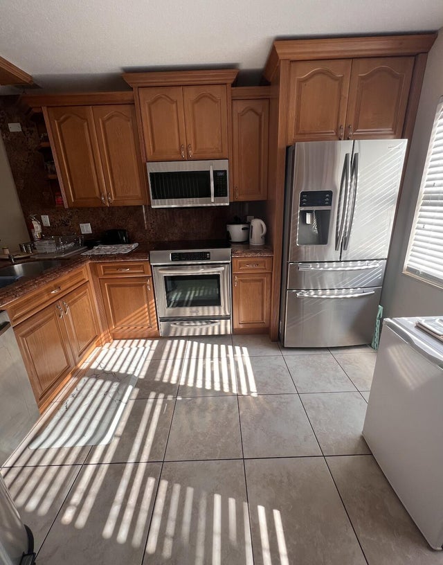 4 of 11 - 40 Essex Ct #c, Royal Palm Beach, FL