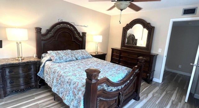 5 of 11 - 40 Essex Ct #c, Royal Palm Beach, FL