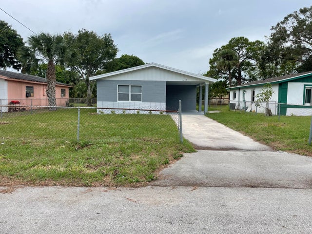 2 of 26 - 1209 N 24th St, Fort Pierce, FL