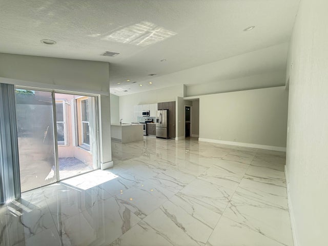 4 of 14 - 4891 Sw 34th Ter, Hollywood, FL