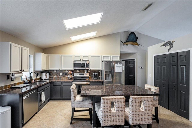 2 of 20 - 279 Sw Glenwood Dr, Port Saint Lucie, FL