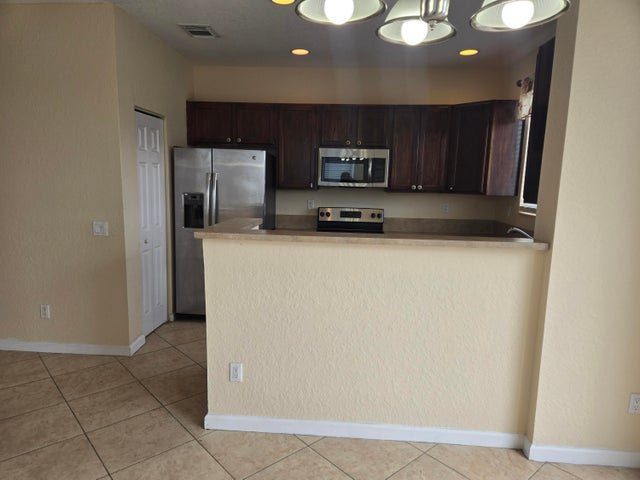 3 of 16 - 3141 Laurel Ridge Circle, Riviera Beach, FL