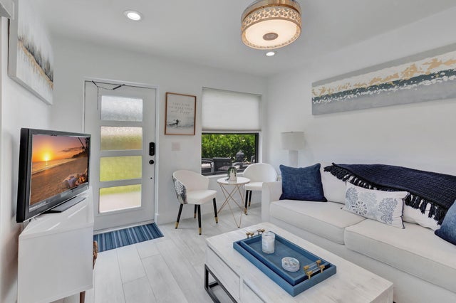4 of 35 - 201 Se 7th St, Delray Beach, FL