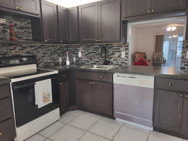 2 of 17 - 369 Bennington Lane, Lake Worth, FL