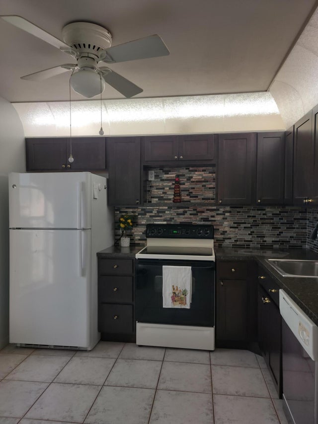 4 of 17 - 369 Bennington Lane, Lake Worth, FL