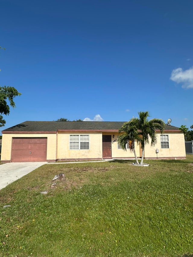 1 of 12 - 2480 Se Rock Springs Dr, Port Saint Lucie, FL