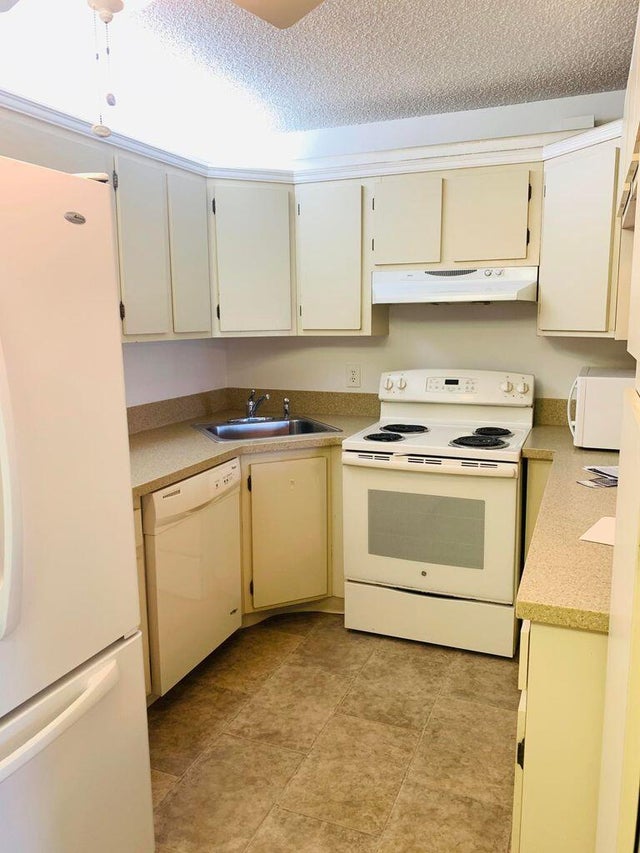 4 of 8 - 714 Sunny Pine Wy #c2, Greenacres, FL