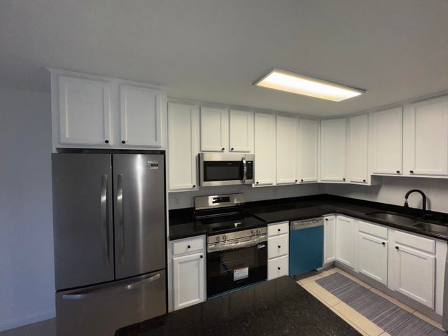 1 of 41 - 110 N Lakeside Dr #2, Lake Worth Beach, FL