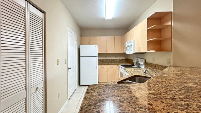 4 of 38 - 104 Sw Peacock Blvd #204, Port Saint Lucie, FL