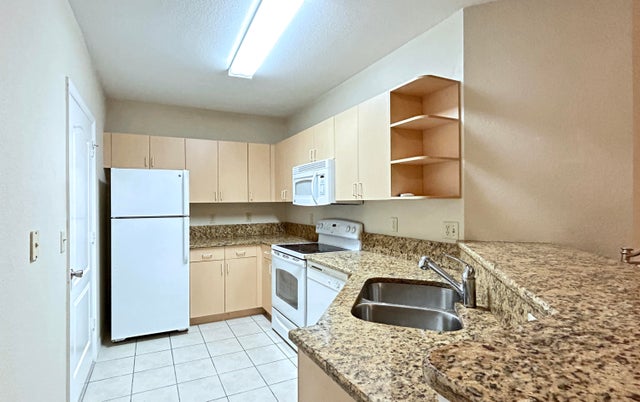 5 of 38 - 104 Sw Peacock Blvd #204, Port Saint Lucie, FL