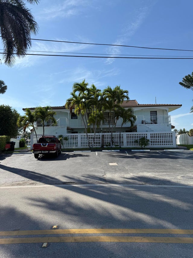 1 of 27 - 2613 Ne 28th Ct #1b, Lighthouse Point, FL