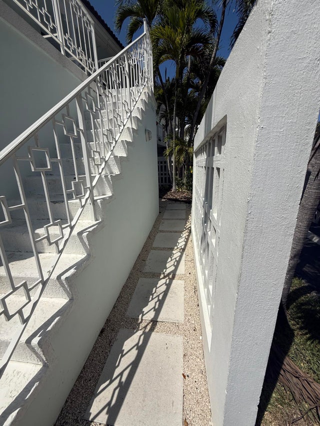 3 of 27 - 2613 Ne 28th Ct #1b, Lighthouse Point, FL