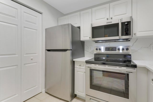 4 of 33 - 2809 Amalei Dr #202, Palm Beach Gardens, FL